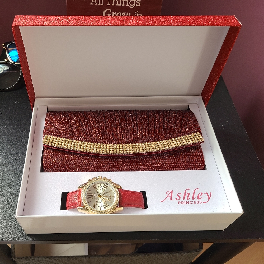 Womens clutch and watch set